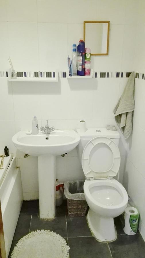 A Double Bedroom Near Glasgow City Centre Not In Great Condition Suitable For Short Stay Exterior foto