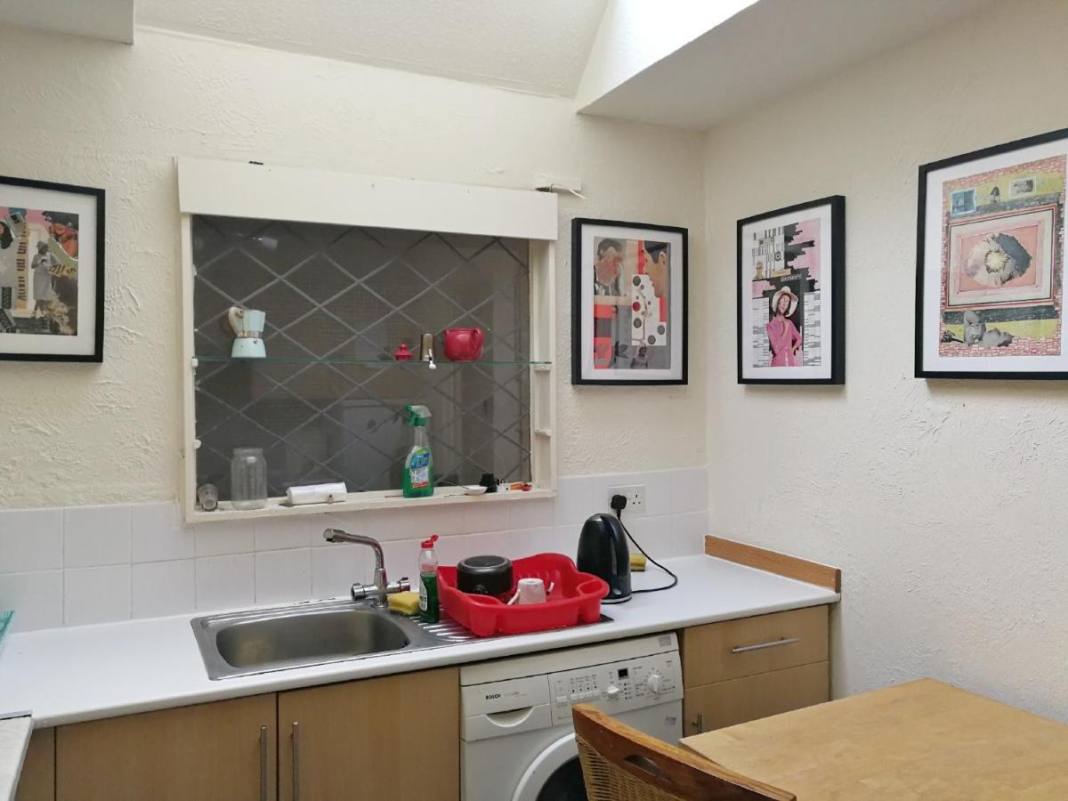 A Double Bedroom Near Glasgow City Centre Not In Great Condition Suitable For Short Stay Exterior foto