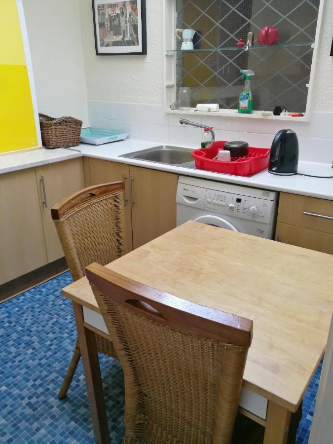 A Double Bedroom Near Glasgow City Centre Not In Great Condition Suitable For Short Stay Exterior foto